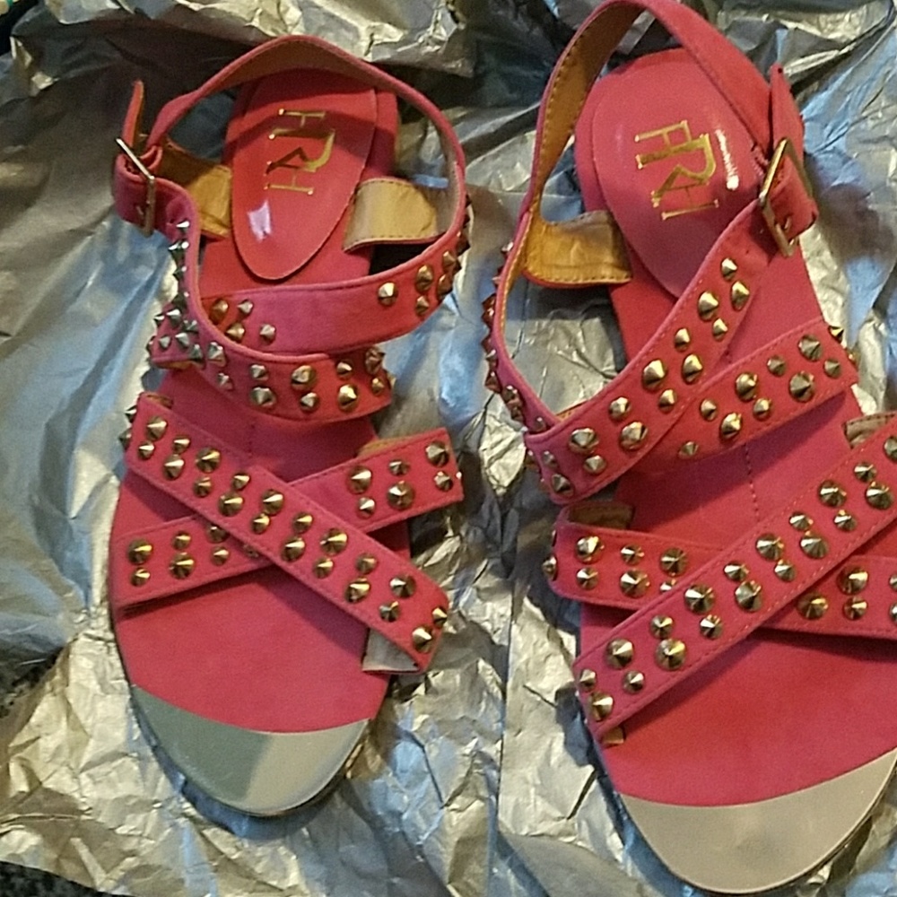 FRH Pink and Gold Stud Flats Sandals EUC
